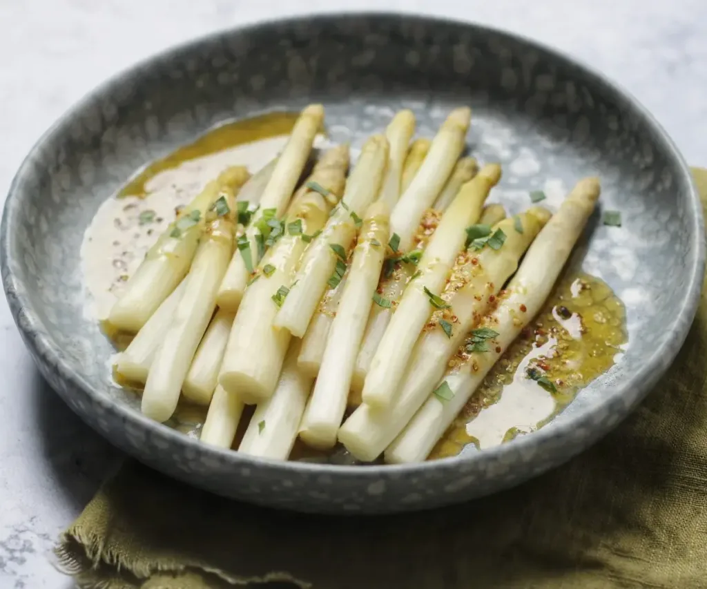 white-asparagus-with-butter-vinaigrette