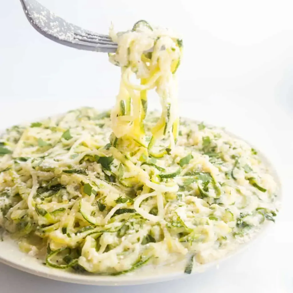 zucchini-noodles-with-creamy-alfredo-sauce